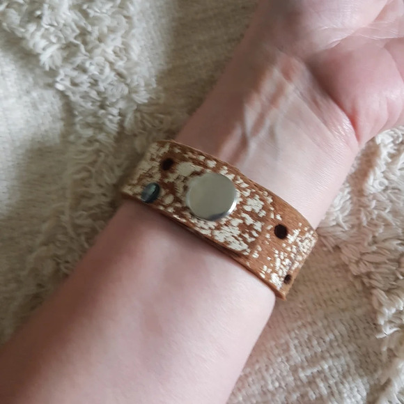 Lue Leather Cuff silver tan boho rock coastal 8.5” Bracelet Upcycled - Picture 3 of 5